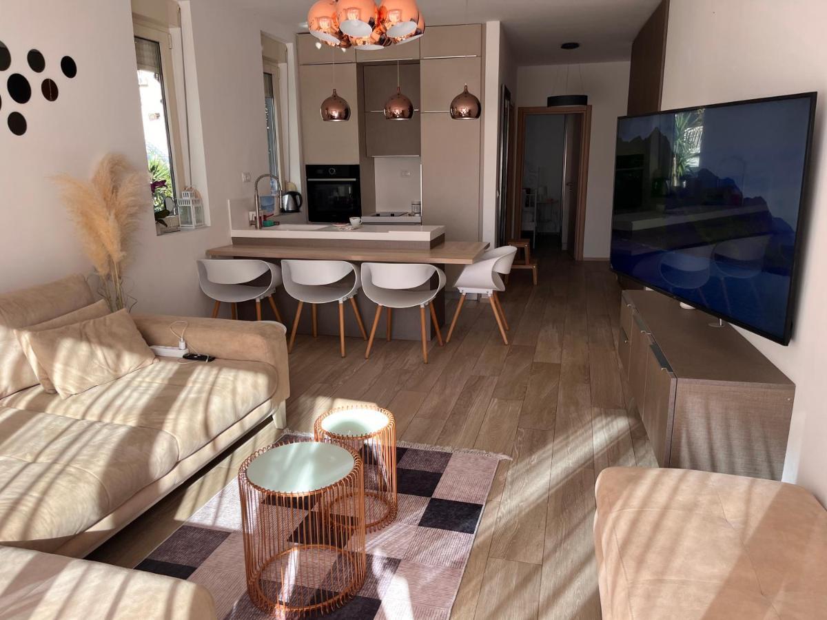 Atina Apartment, City Centre Budva ,Luxurious, Bright, Parking ภายนอก รูปภาพ