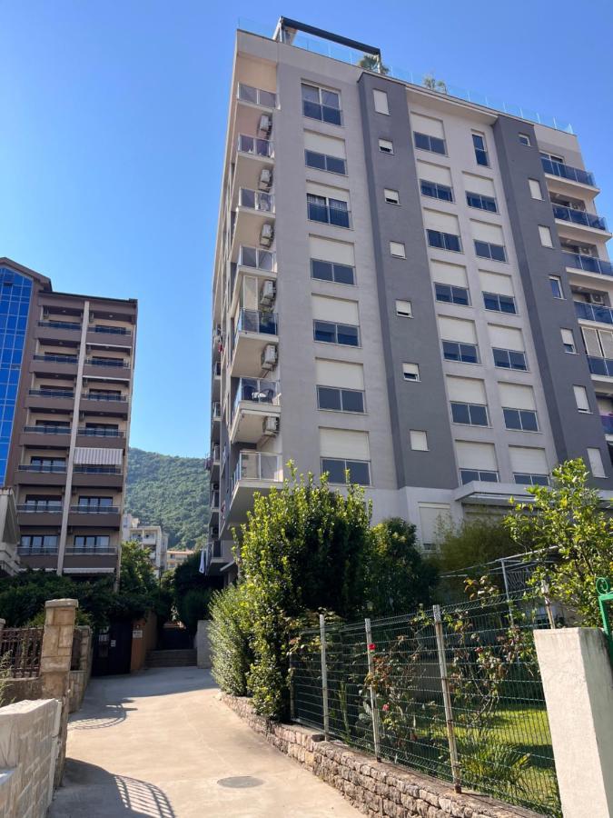 Atina Apartment, City Centre Budva ,Luxurious, Bright, Parking ภายนอก รูปภาพ